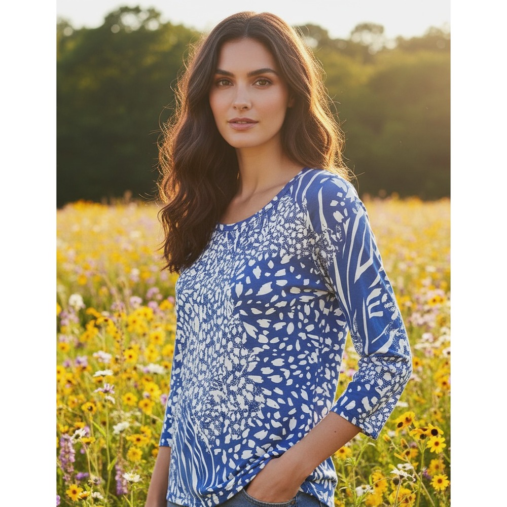 Ann Taylor M Top Blue White Animal Back Button Knit Boho Coastal Casual Chic